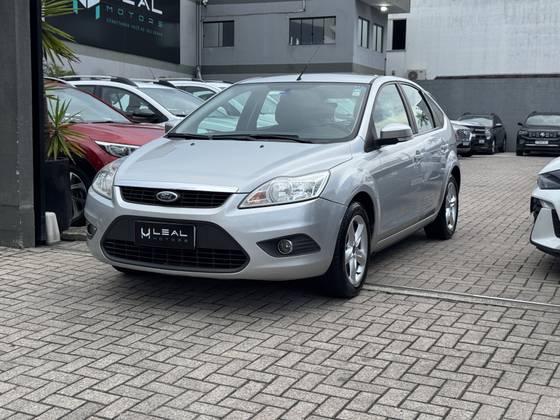FORD FOCUS 1.6 GLX 16V FLEX 4P MANUAL FORD FOCUS 1.6 GLX 16V FLEX 4P MANUAL